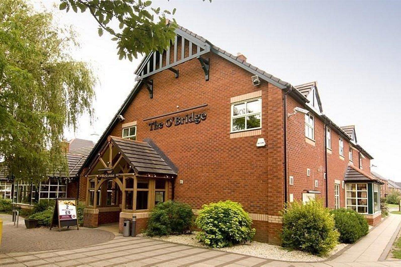Premier Inn Taunton Central エクステリア 写真